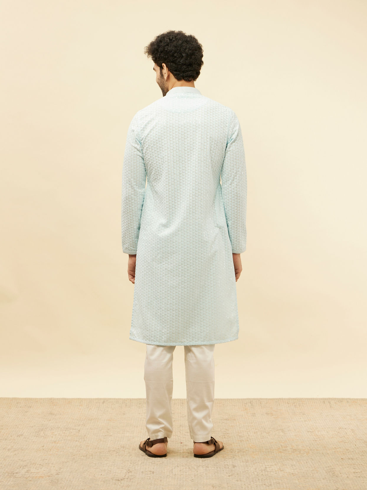 alt message - Manyavar Men Powder Blue Chikankari Sequinned Kurta Set image number 5